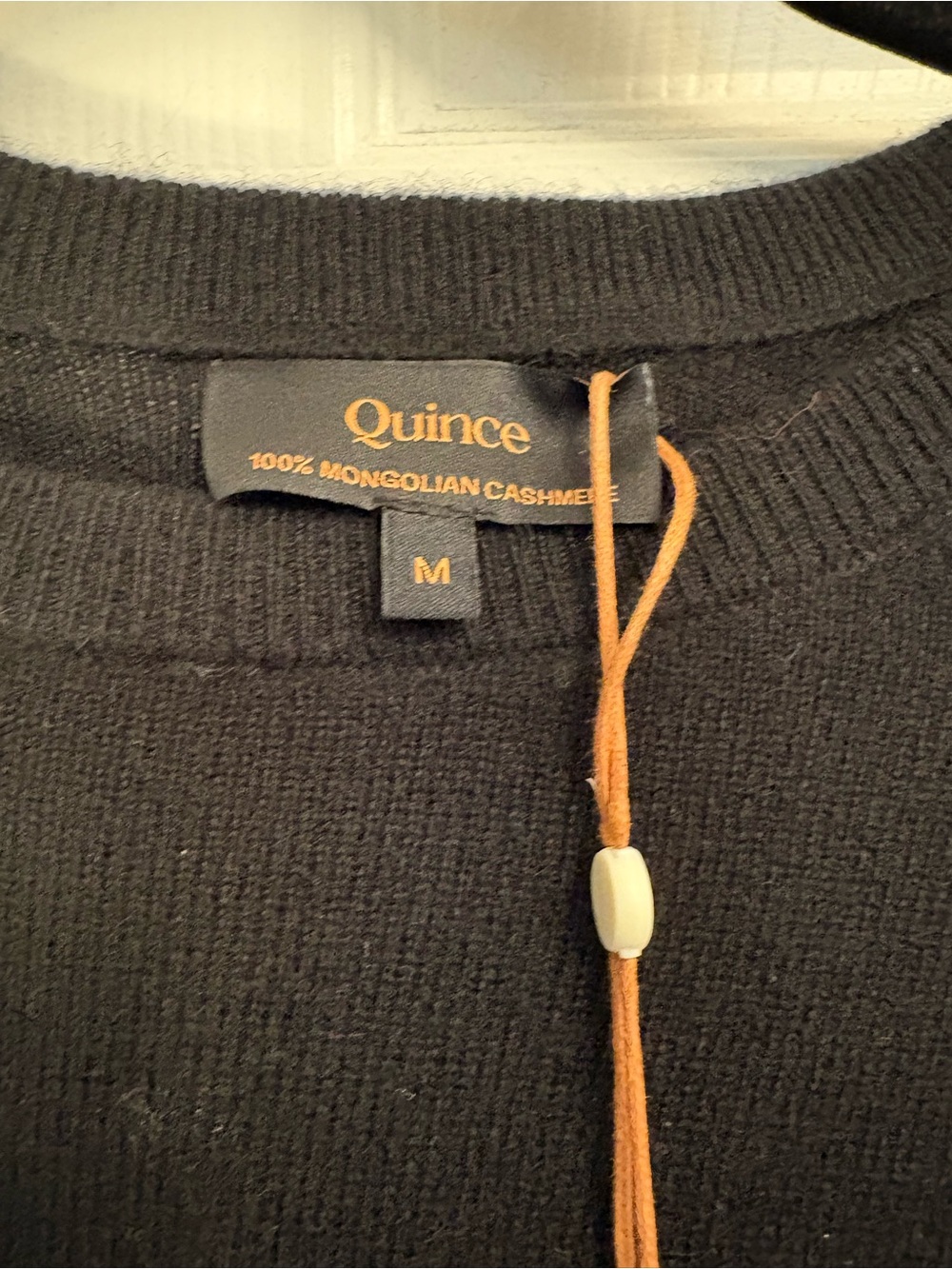 Quince 100% Mongolian Cashmere Black Crewneck Sweater Medium NWT $148 Retail - Picture 4 of 9